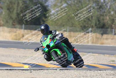 media/Dec-09-2023-SoCal Trackdays (Sat) [[76a8ac2686]]/Turn 3 Exit (1140am)/